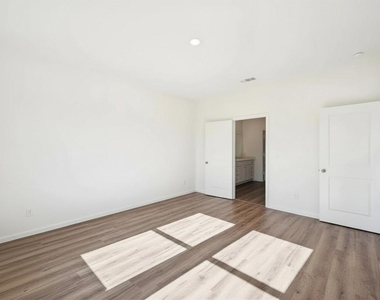 4713 Harlequin Drive - Photo Thumbnail 10