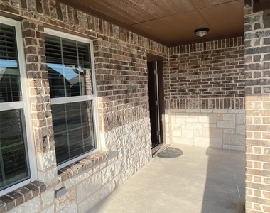 1008 Eva Drive - Photo Thumbnail 2