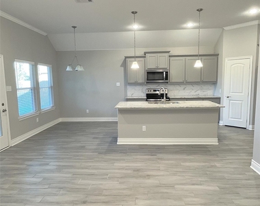 1008 Eva Drive - Photo Thumbnail 8