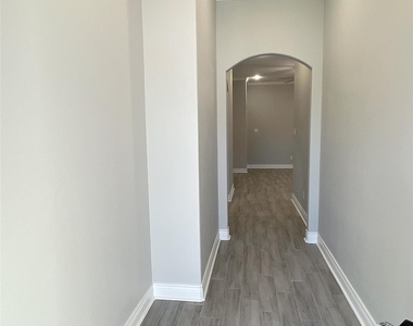 1008 Eva Drive - Photo Thumbnail 3