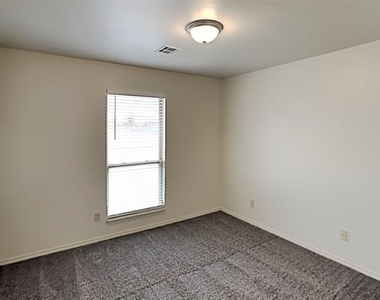 3605 Galatian Way - Photo Thumbnail 11