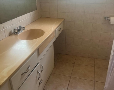 3117 S 22nd Street - Photo Thumbnail 5