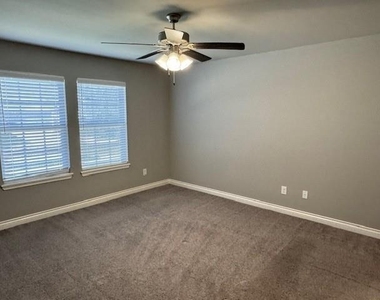 12928 Nw 4th Terrace - Photo Thumbnail 6