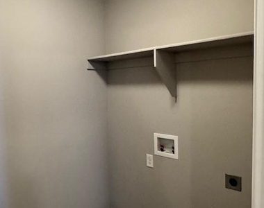 12928 Nw 4th Terrace - Photo Thumbnail 4