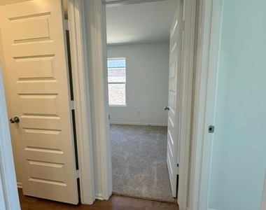 16217 Maroon Drive - Photo Thumbnail 3