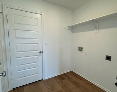 16217 Maroon Drive - Photo Thumbnail 11