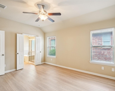 15937 Alvarado Drive - Photo Thumbnail 12