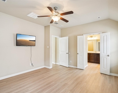 15937 Alvarado Drive - Photo Thumbnail 13