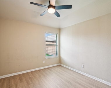 15937 Alvarado Drive - Photo Thumbnail 17