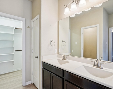 15937 Alvarado Drive - Photo Thumbnail 16