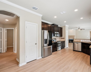 15937 Alvarado Drive - Photo Thumbnail 8