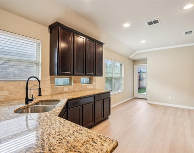 15937 Alvarado Drive - Photo Thumbnail 10
