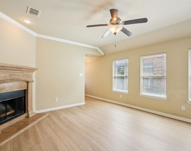 15937 Alvarado Drive - Photo Thumbnail 5