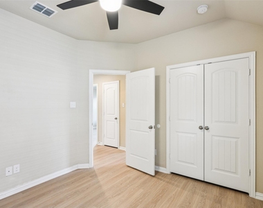 15937 Alvarado Drive - Photo Thumbnail 21