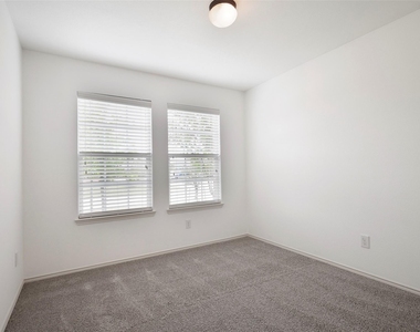 1505 Lone Pine Drive - Photo Thumbnail 20