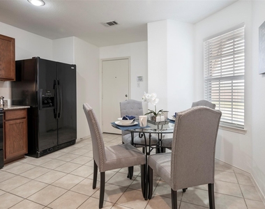 1505 Lone Pine Drive - Photo Thumbnail 8