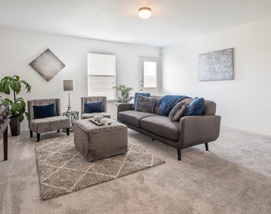 1505 Lone Pine Drive - Photo Thumbnail 11