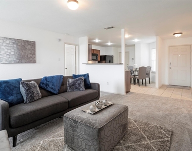 1505 Lone Pine Drive - Photo Thumbnail 12