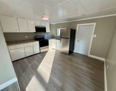 5345 Brown Lane - Photo Thumbnail 1