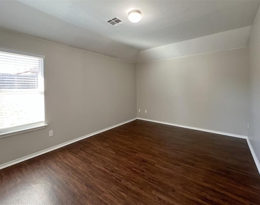 7719 Bennie Terrace - Photo Thumbnail 6