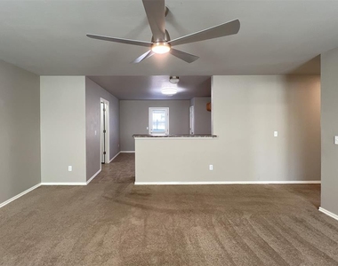 7804 Bennie Terrace - Photo Thumbnail 3