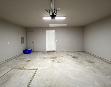 7804 Bennie Terrace - Photo Thumbnail 20