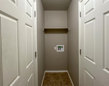 7804 Bennie Terrace - Photo Thumbnail 18