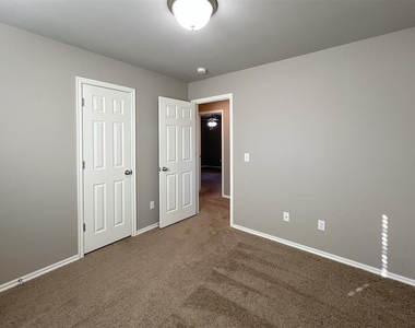 7804 Bennie Terrace - Photo Thumbnail 14