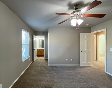 7804 Bennie Terrace - Photo Thumbnail 7