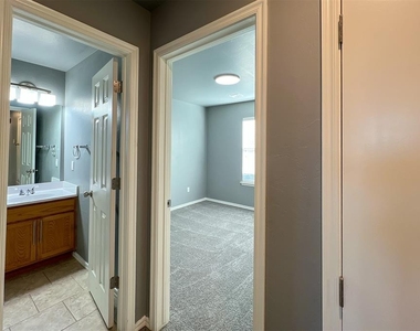 7802 Bennie Terrace - Photo Thumbnail 9