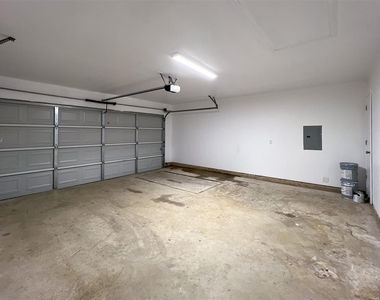 7802 Bennie Terrace - Photo Thumbnail 21