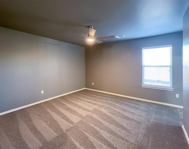 7802 Bennie Terrace - Photo Thumbnail 14