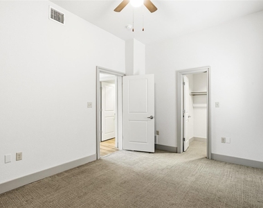 1124 Galveston Avenue - Photo Thumbnail 12