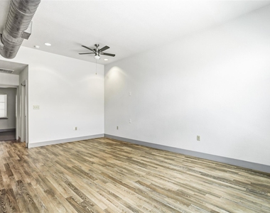 1124 Galveston Avenue - Photo Thumbnail 7