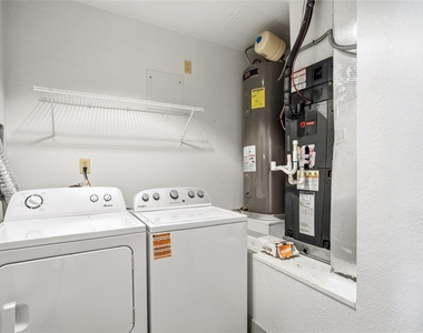 1124 Galveston Avenue - Photo Thumbnail 10
