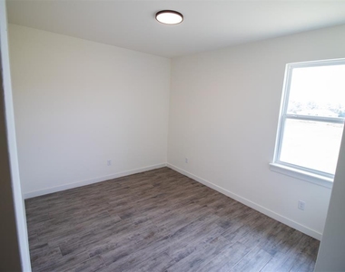 17584 Salma Road - Photo Thumbnail 14