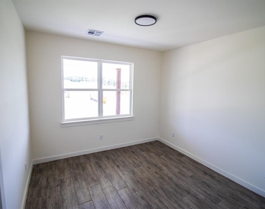 17584 Salma Road - Photo Thumbnail 8