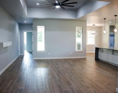 1716 Kalidy Drive - Photo Thumbnail 3