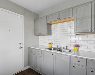 5129 Penrod Court - Photo Thumbnail 9