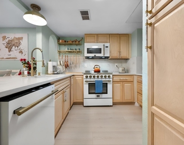 3928 Mediterranean Street - Photo Thumbnail 18