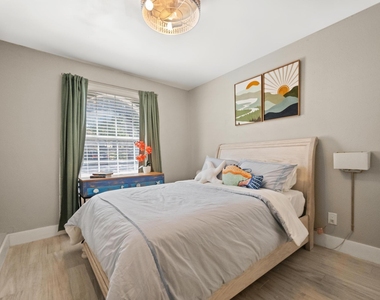 3928 Mediterranean Street - Photo Thumbnail 4