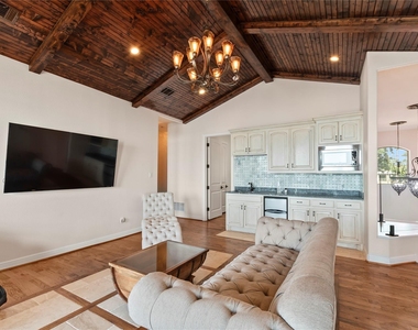 204 Pinnacle Club Place - Photo Thumbnail 18