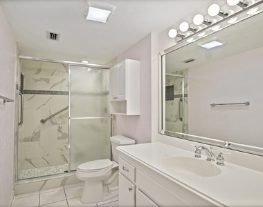 1800 Se Saint Lucie Boulevard - Photo Thumbnail 12