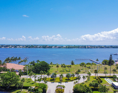 1800 Se Saint Lucie Boulevard - Photo Thumbnail 27