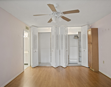 1800 Se Saint Lucie Boulevard - Photo Thumbnail 11