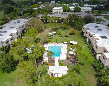 1800 Se Saint Lucie Boulevard - Photo Thumbnail 20