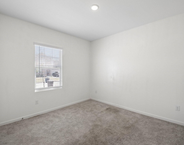 5612 Portlaw Lane - Photo Thumbnail 4