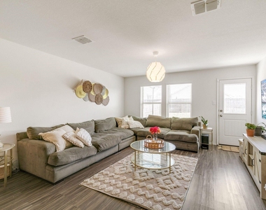 448 Blue Crow Lane - Photo Thumbnail 12