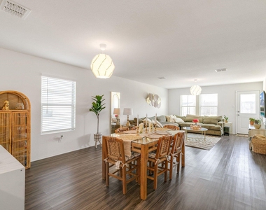 448 Blue Crow Lane - Photo Thumbnail 8