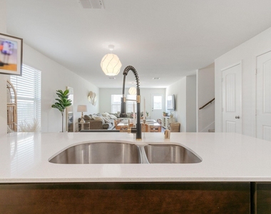 448 Blue Crow Lane - Photo Thumbnail 6